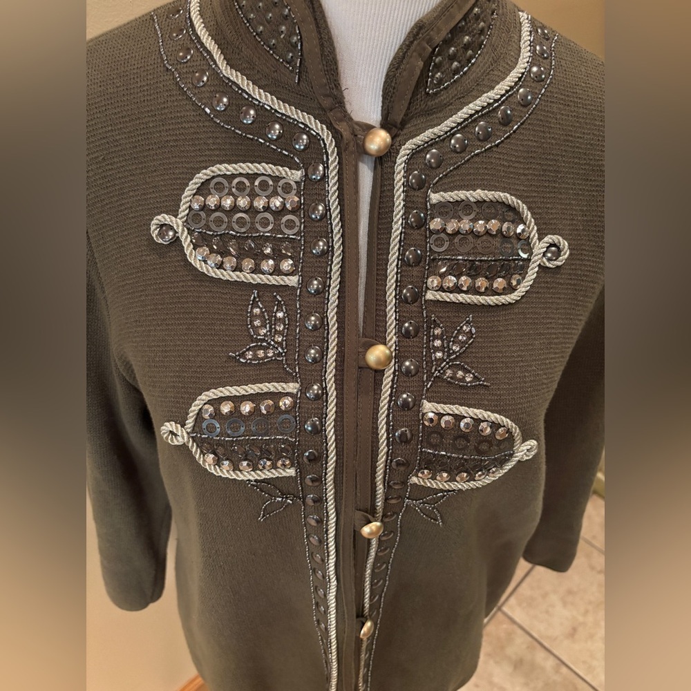 Chico’s Military Style Green Cardigan Sweater Embellished Size Large - Picture 2 of 6